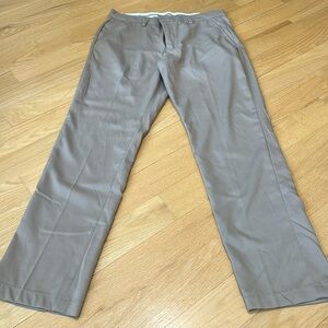 Amazon Essentials Men's Slim-Fit Stretch Golf Pant ~ size 34/32 beige